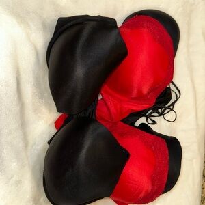 Victoria’s Secret lot of 3 racer back push up under wire bras 38DD. Front close